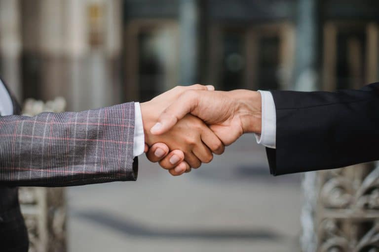 Comment réussir sa première prise de contact professionnelle